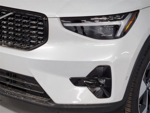 New 2026 Volvo XC40 B5 Plus w/ Protection Package Premier image 12