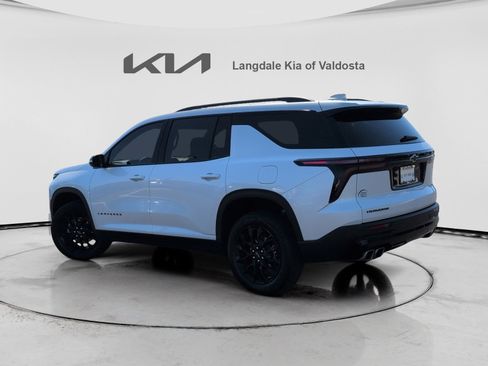 Used 2025 Chevrolet Traverse LT w/ Midnight/Sport Edition image 9