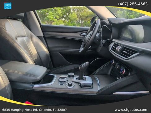 Used 2021 Alfa Romeo Stelvio Ti w/ Nero Edizione AWD/4WD image 27