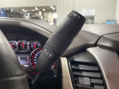 Used 2015 GMC Yukon XL SLT w/ Open Road Package AWD/4WD image 29