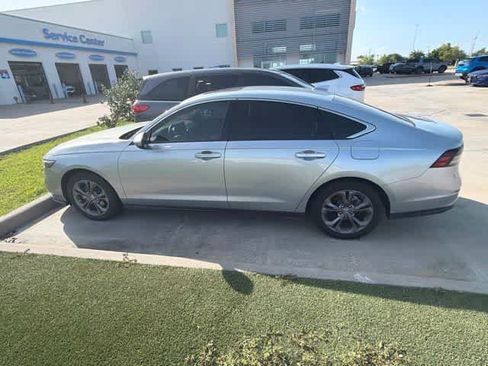 Used 2024 Honda Accord EX image 2