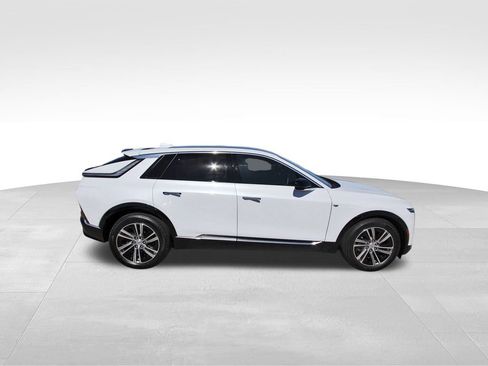 New 2026 Cadillac Lyriq Luxury image 5