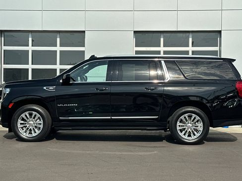 Used 2024 GMC Yukon XL SLT AWD/4WD image 7