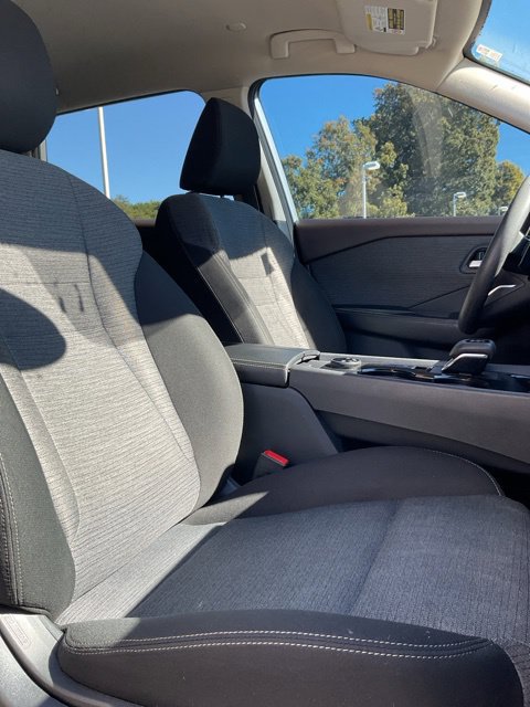 Used 2023 Nissan Rogue SV AWD/4WD image 17