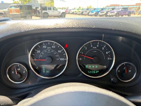 Used 2017 Jeep Wrangler Unlimited Rubicon w/ Connectivity Group AWD/4WD image 19