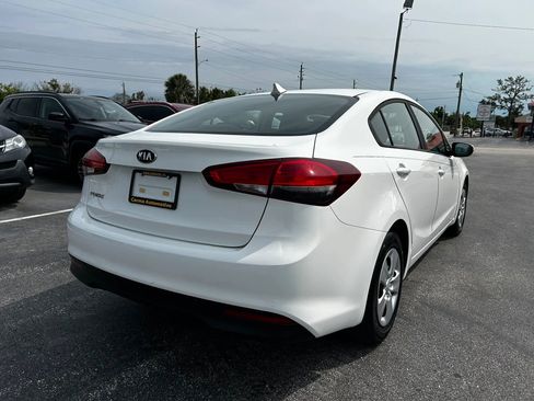 Used 2018 Kia Forte LX image 12