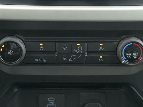 Used 2023 Ford F150 XLT AWD/4WD image 14