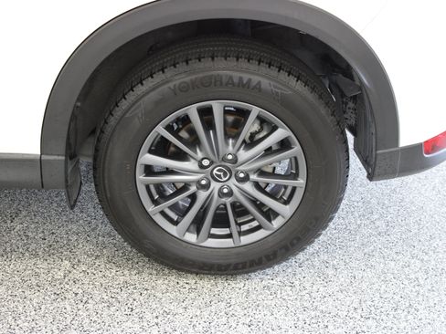 Used 2021 MAZDA CX-5 Touring FWD image 10