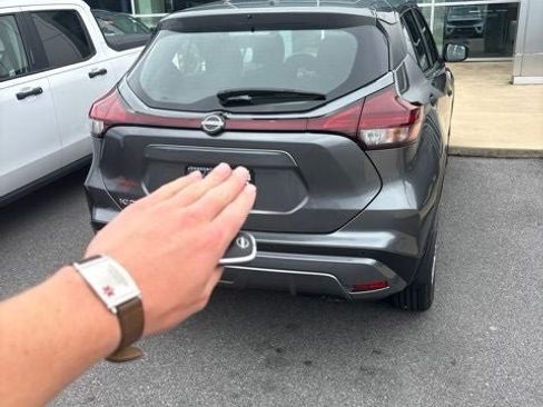 Used 2024 Nissan Kicks S FWD image 7