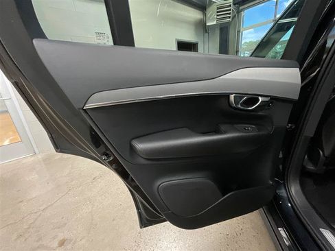 Used 2022 Volvo XC90 T5 Momentum AWD/4WD image 22