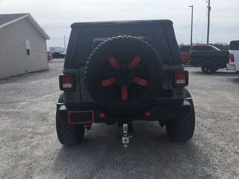 Used 2021 Jeep Wrangler Rubicon AWD/4WD image 4
