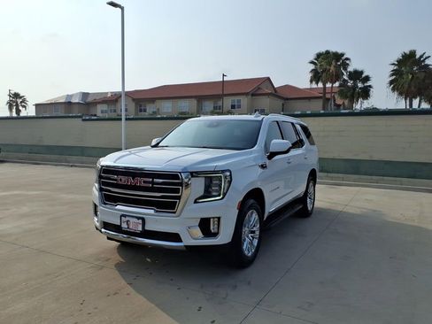 Used 2024 GMC Yukon SLT RWD image 1