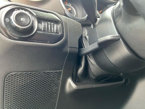 Used 2018 Jeep Wrangler Sport AWD/4WD image 30