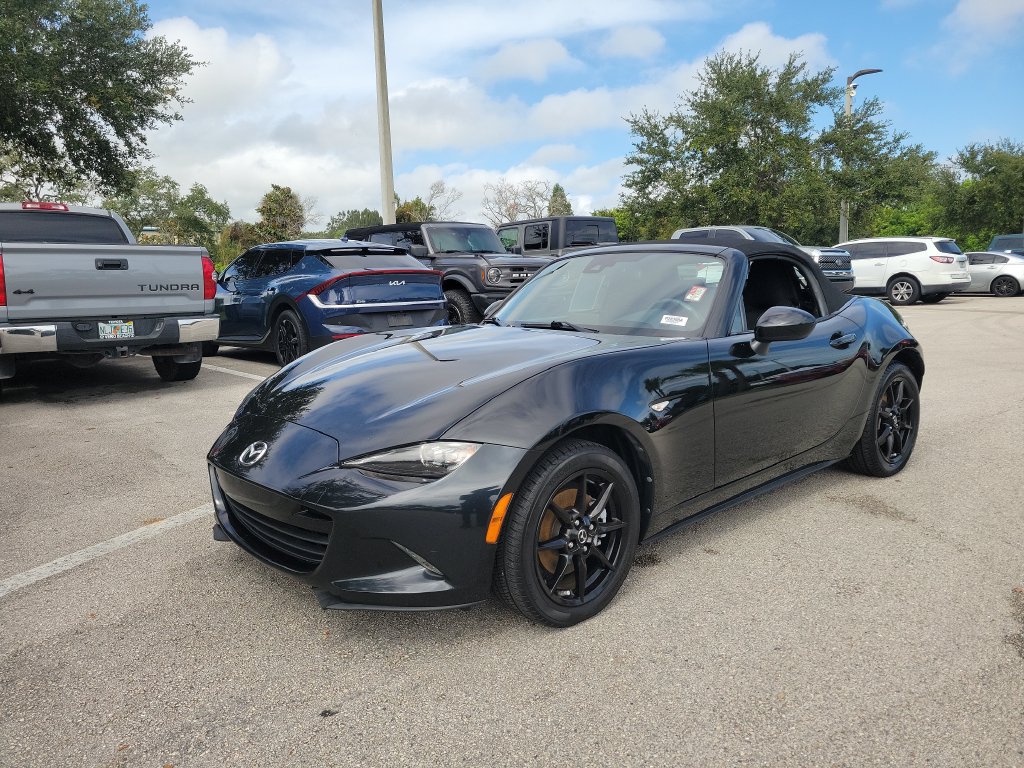 Used 2019 MAZDA MX-5 Miata Sport w/ I-ACTIVSENSE Sport Package RWD image 27