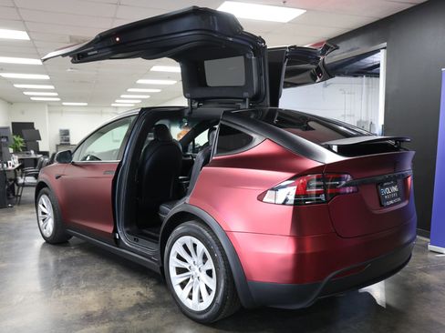 Used 2020 Tesla Model X Long Range AWD/4WD image 14