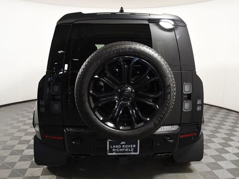 Used 2026 Land Rover Defender 110 OCTA AWD/4WD image 5