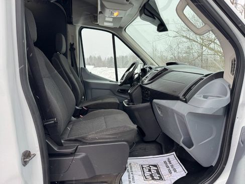 Used 2019 Ford Transit 250 T-250 130 Med Rf 9000 GVWR Sl w/ Interior Upgrade Package image 18