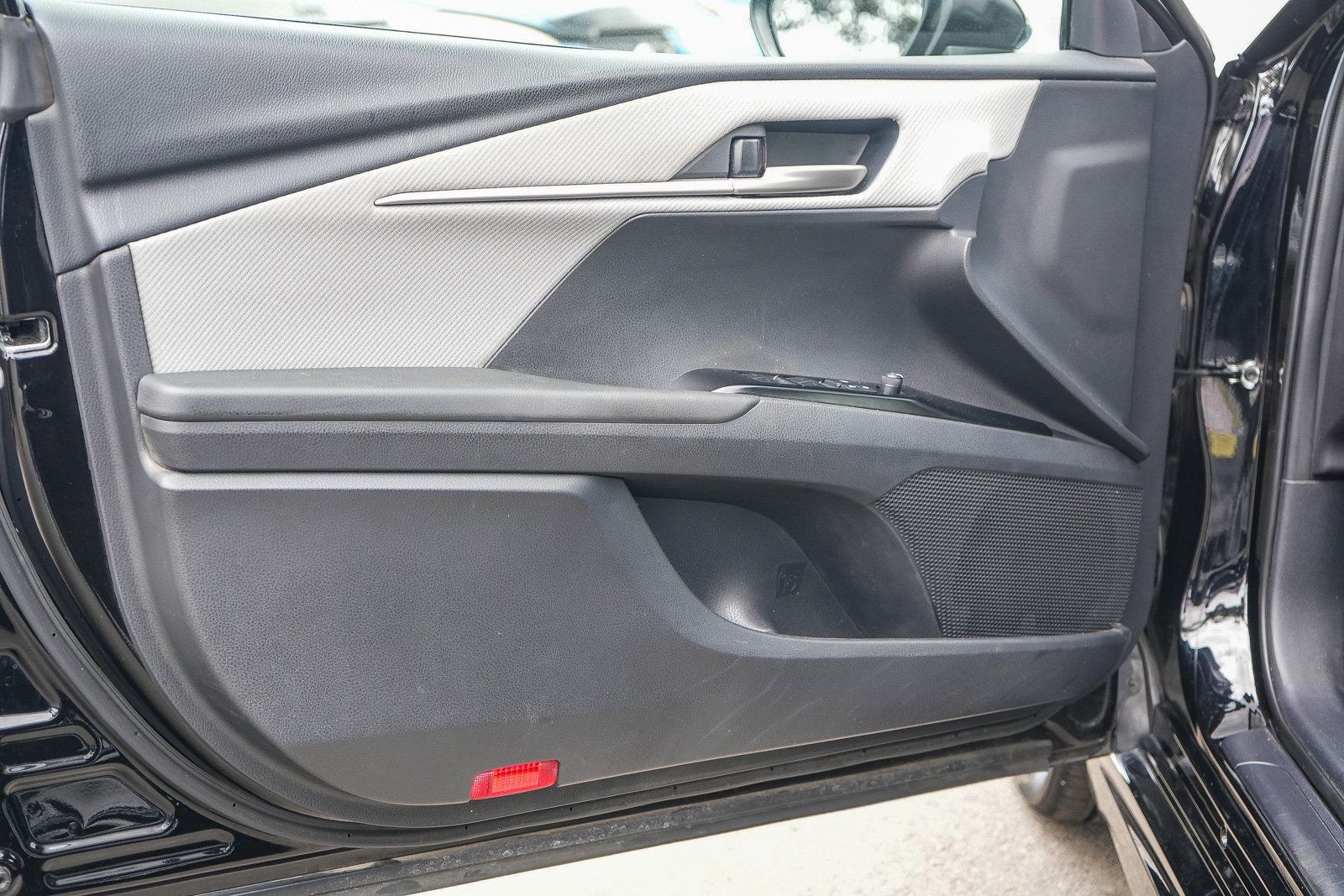 Used 2025 Toyota Camry SE AWD/4WD image 21