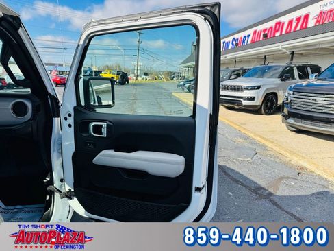 Used 2022 Jeep Gladiator Overland image 61