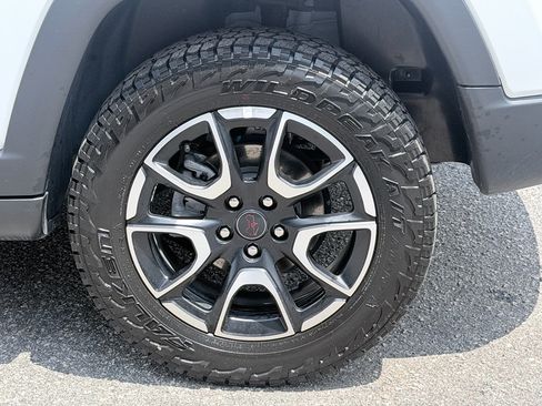 Used 2025 Jeep Compass Trailhawk AWD/4WD image 30