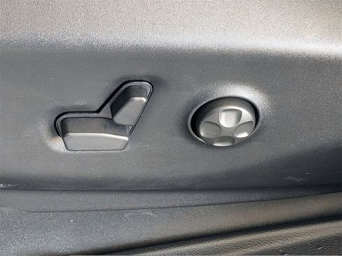 New 2026 Chrysler Pacifica Select image 18