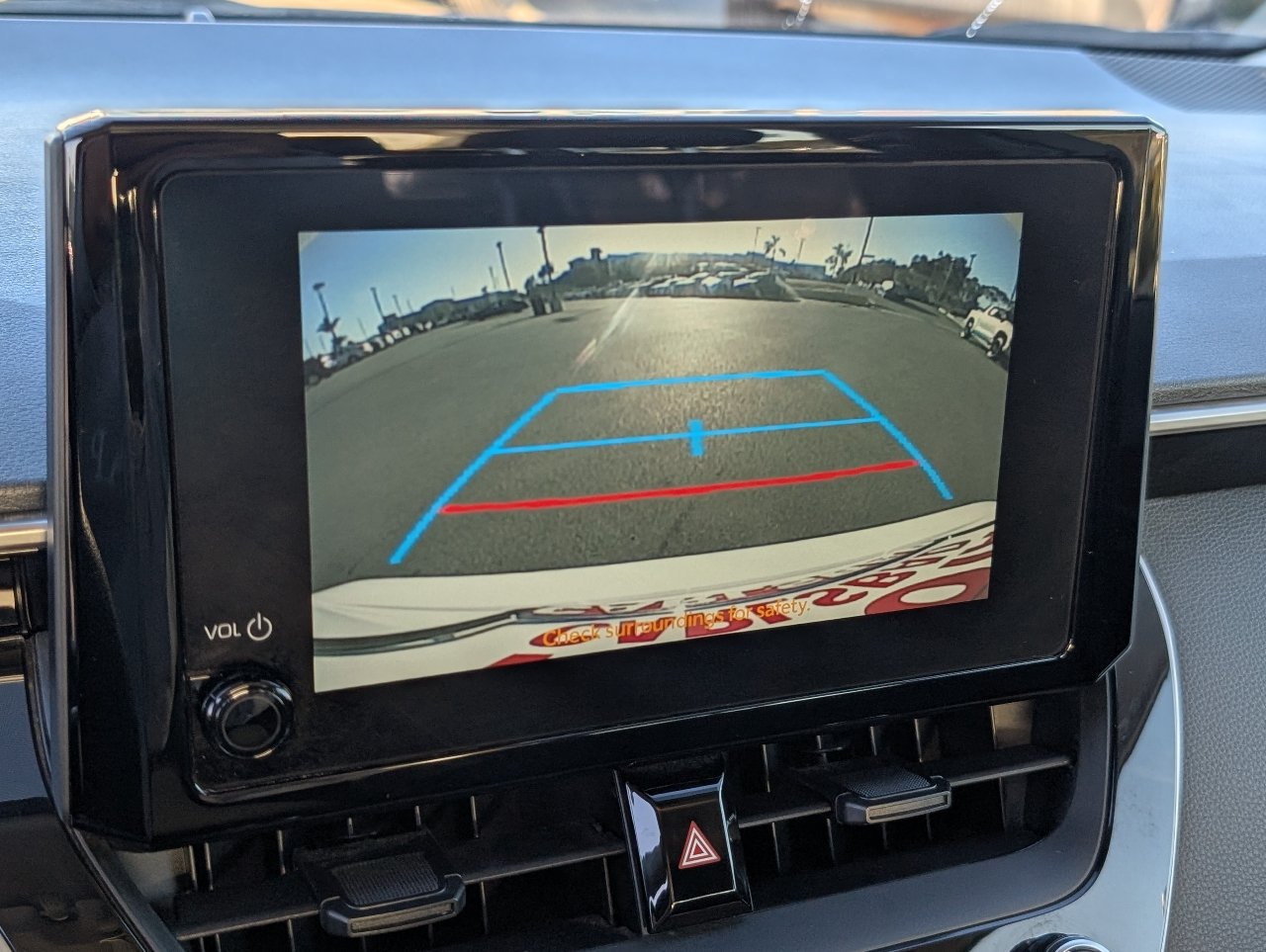 Used 2025 Toyota Corolla LE w/ Carpet Mat Package (TMS) FWD image 6