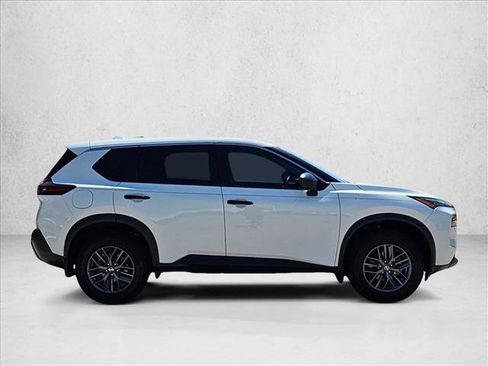 Used 2021 Nissan Rogue S FWD image 4