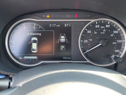 Used 2025 Nissan Versa SV w/ Trunk Package FWD image 10