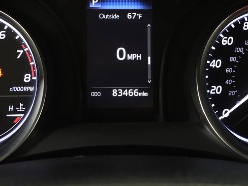 Used 2018 Toyota Camry SE image 17