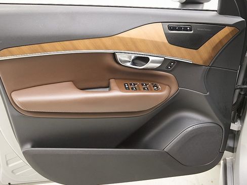 Used 2023 Volvo XC90 B6 Plus w/ Protection Package Premier image 10