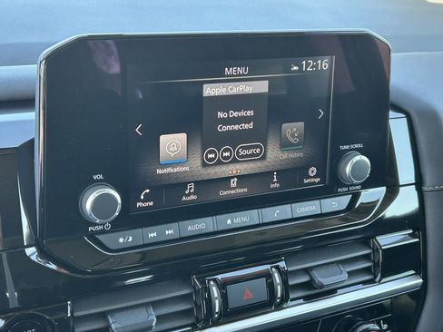 Used 2025 Nissan Pathfinder SV w/ SV Premium Package image 20