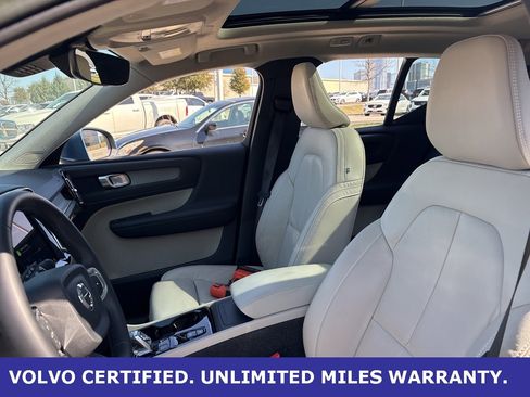Certified 2023 Volvo XC40 B5 Plus w/ Driver Assist Package image 18