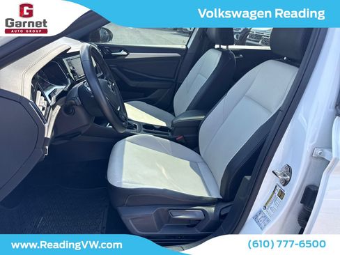 Certified 2021 Volkswagen Jetta R-Line w/ R-Line Cold Weather Package FWD image 10