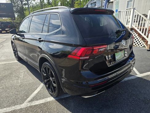 Used 2021 Volkswagen Tiguan SE image 4