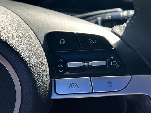 Used 2022 Hyundai Elantra Limited image 30