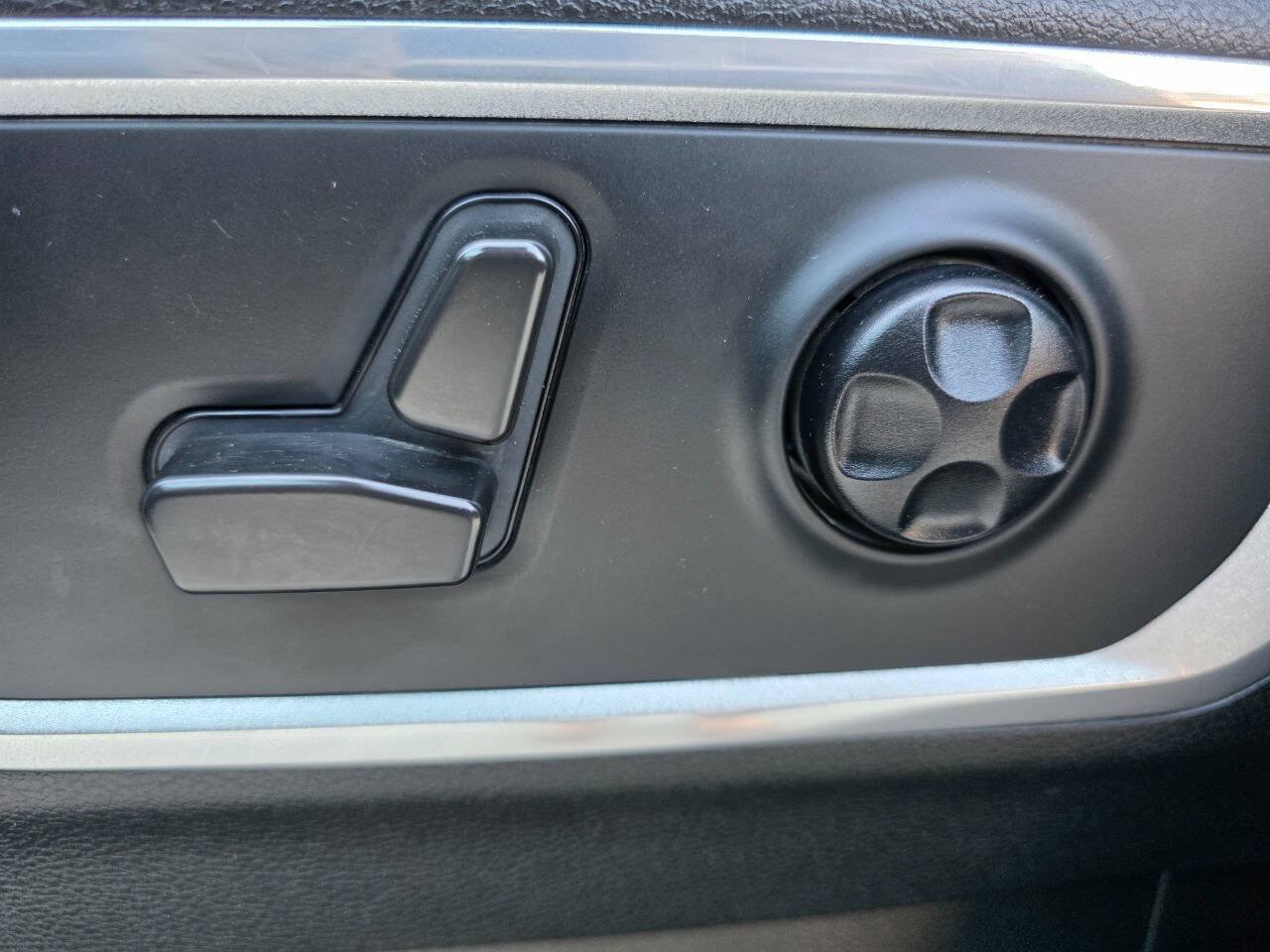 Used 2021 RAM 1500 Laramie AWD/4WD image 9