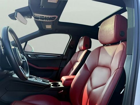 Used 2021 Porsche Macan S image 16