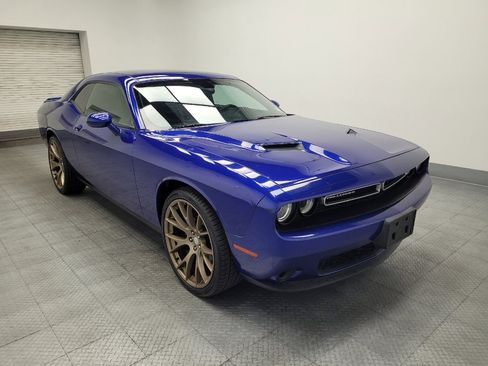Used 2019 Dodge Challenger SXT RWD image 13