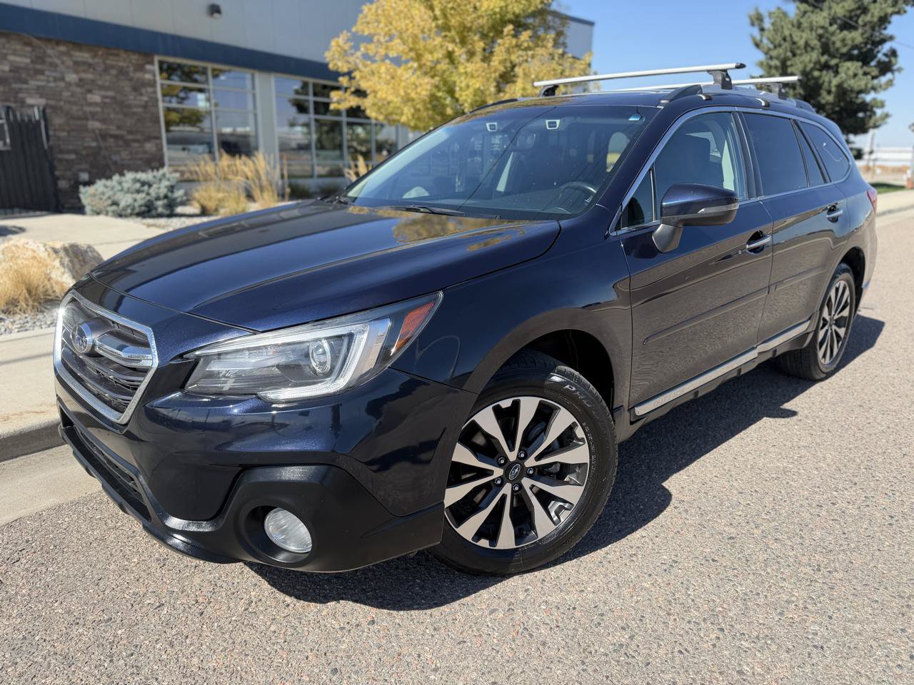Used 2018 Subaru Outback 3.6R Touring w/ Popular Package #3 AWD/4WD image 1