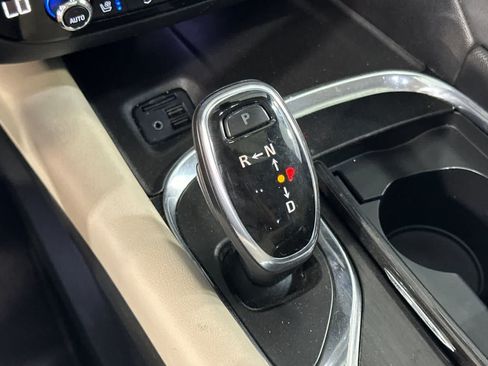 Used 2020 Buick Enclave Premium w/ Sun and Sites Package FWD image 25