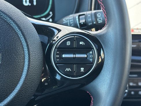 Used 2023 Kia Soul GT-Line w/ GT-Line Technology Package FWD image 28