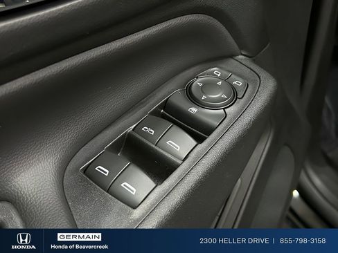 Used 2019 Chevrolet Equinox Premier image 12