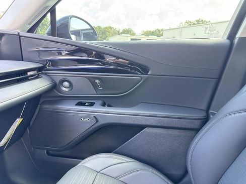 New 2026 Lincoln Nautilus Reserve w/ Jet Appearance Package AWD/4WD image 22