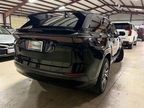 Used 2025 Jeep Wagoneer S Limited image 6