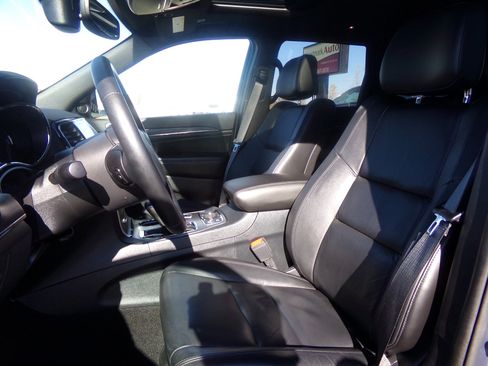 Used 2020 Jeep Grand Cherokee Limited image 25