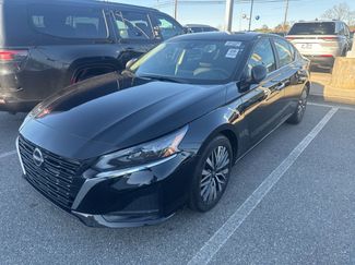 Used 2025 Nissan Altima 2.5 SV video 1