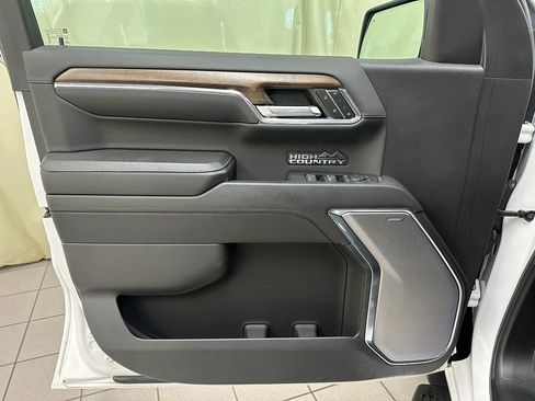 Certified 2024 Chevrolet Silverado 1500 High Country w/ High Country Premium Package image 38