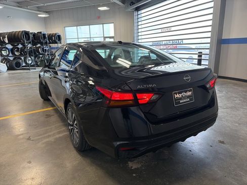 Used 2025 Nissan Altima 2.5 SV FWD image 7