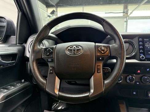 Used 2021 Toyota Tacoma 4x4 Double Cab image 13