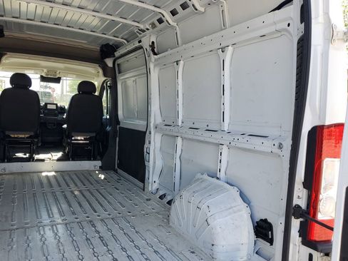 Used 2023 RAM ProMaster 2500 FWD image 10
